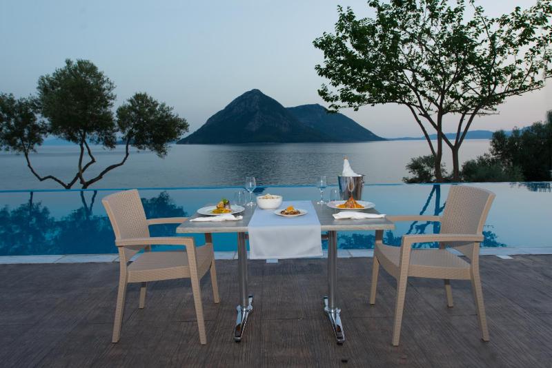 One-Bedroom Apartment with Sea and Pool View - Ground floor image 1