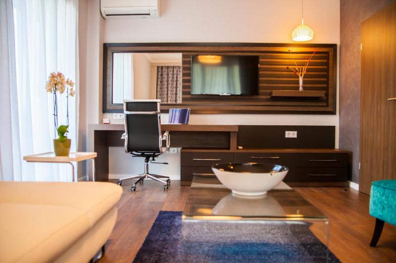 Deluxe Apartment image 3
