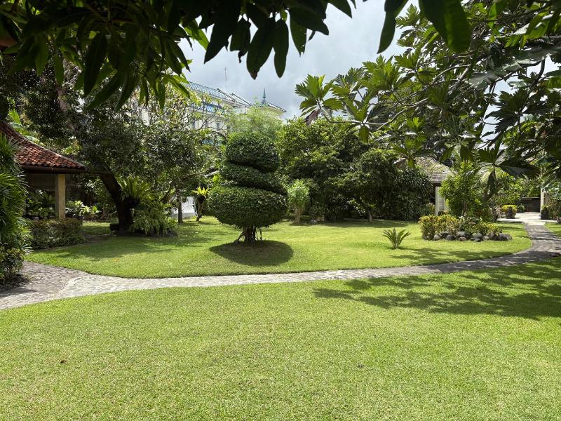 Raja Gardens Hotel - image 1