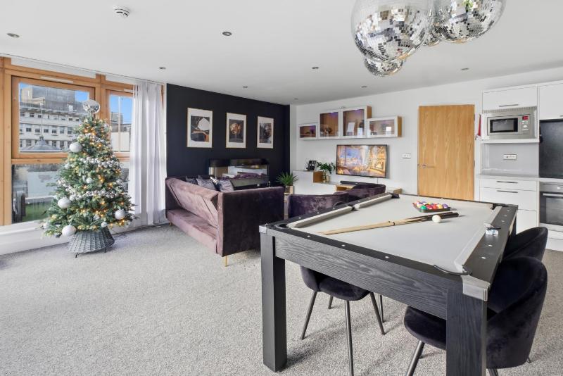 Penthouse Noir - Wyndale Living - Central BHam 2BR - image 50