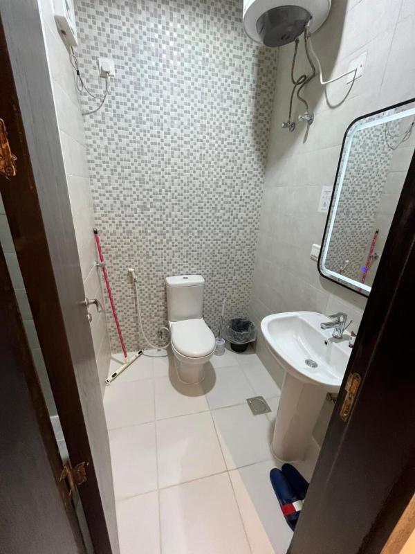 شقة متكاملة بجوار ملعب الجوهرة - image 4