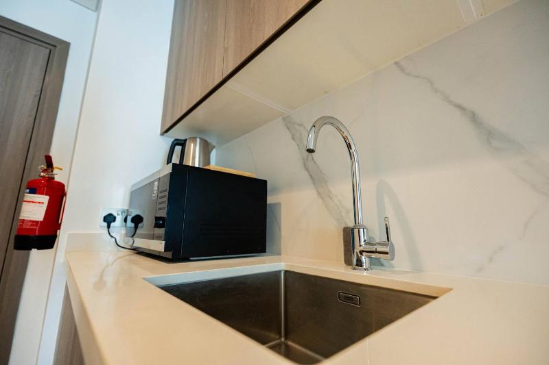Luxury Yas Golf Stay Near F1 Track 221 - image 4