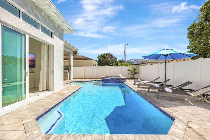 Twin Tides 2 Side-by-Side Homes w/ Pools + Spas - image 10