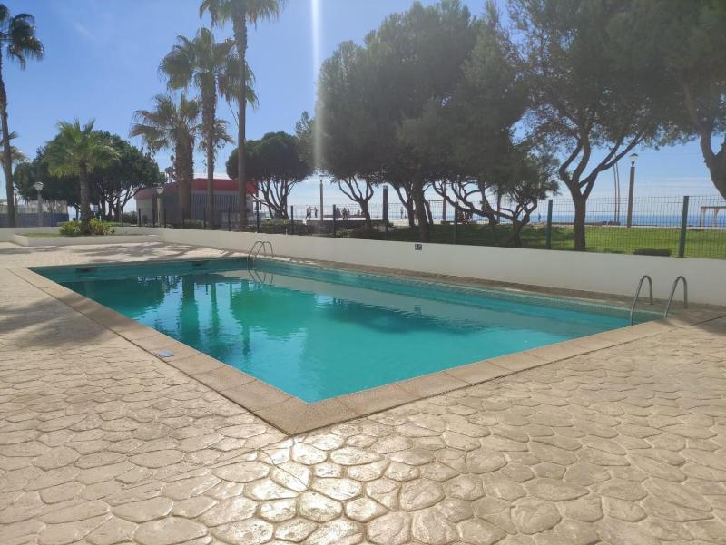 Beachside Apartment - With Pool by HD PROPERTIES - image 6