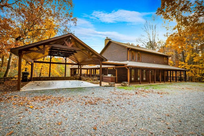 The Bears & Bees Lodge - image 44