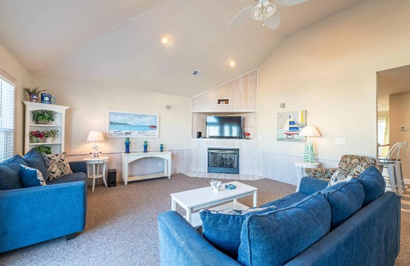The Barnacle Barn - KDH MP 9.5 Ocean View 145 Yds to Beach Tiki Bar Pool Hot Tub Pets OK - image 15