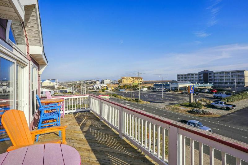 The Barnacle Barn - KDH MP 9.5 Ocean View 145 Yds to Beach Tiki Bar Pool Hot Tub Pets OK - image 21