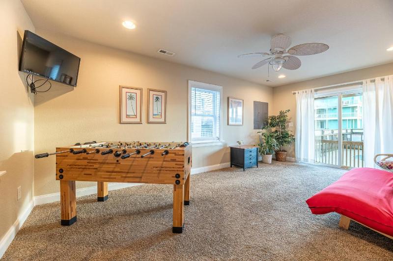 The Barnacle Barn - KDH MP 9.5 Ocean View 145 Yds to Beach Tiki Bar Pool Hot Tub Pets OK - image 42
