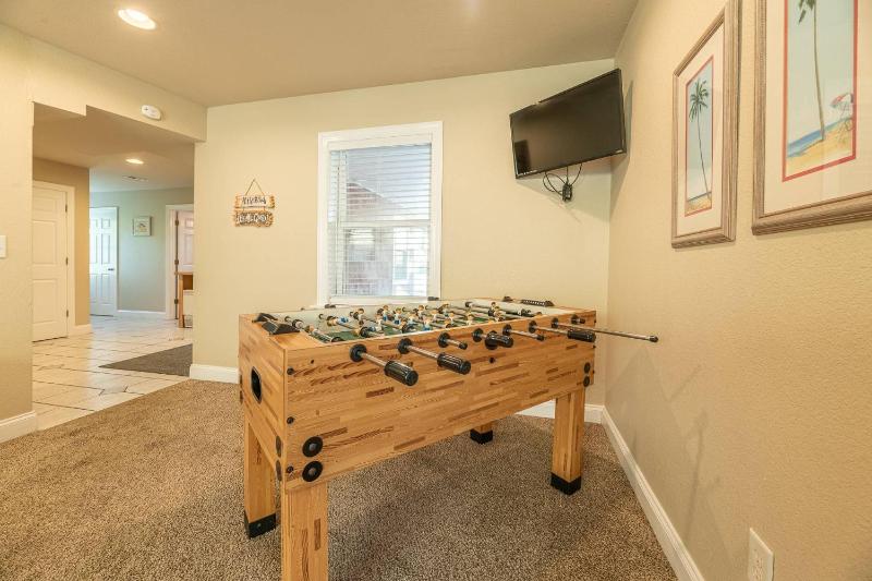 The Barnacle Barn - KDH MP 9.5 Ocean View 145 Yds to Beach Tiki Bar Pool Hot Tub Pets OK - image 25