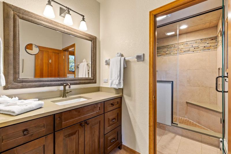 Boulder Ridge Lodge: Huge Ski-In Home w/ 20 Beds - image 31