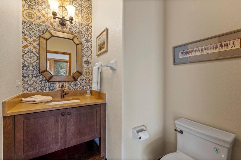 Boulder Ridge Lodge: Huge Ski-In Home w/ 20 Beds - image 15