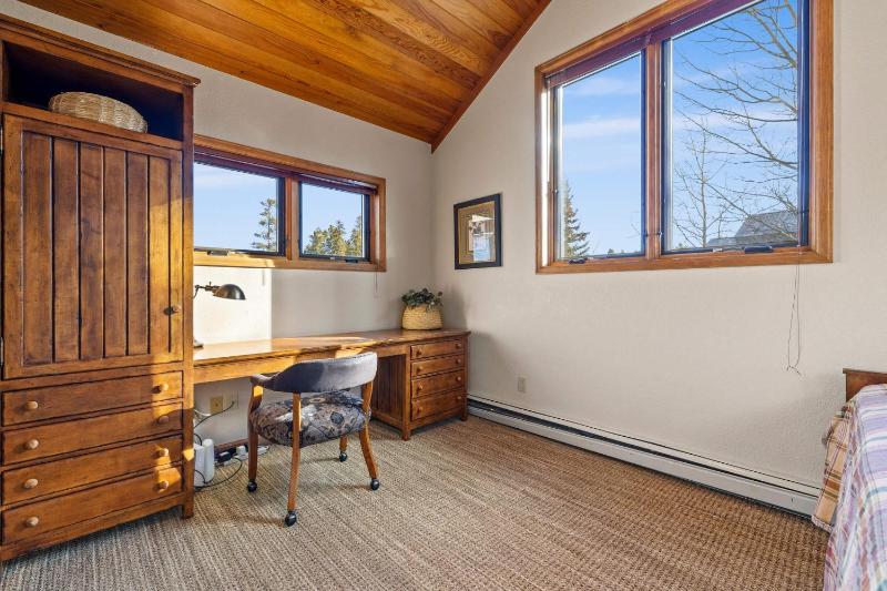 Boulder Ridge Lodge: Huge Ski-In Home w/ 20 Beds - image 23