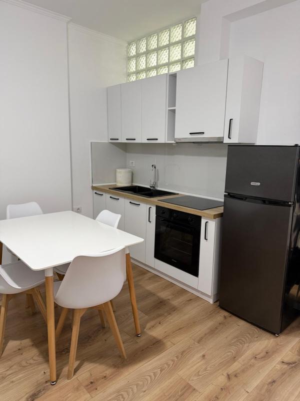Vlora Apartments - image 5