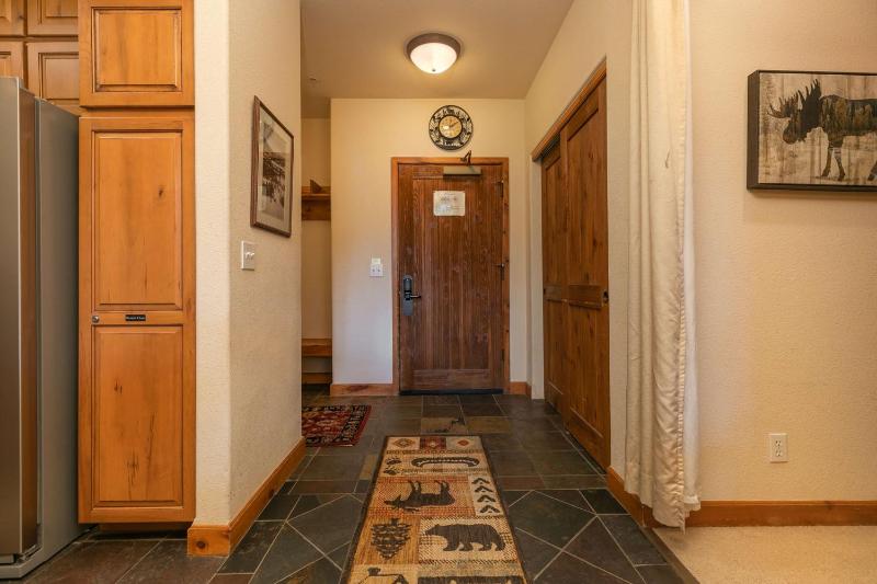 Riverbend Sawmill Run Condo: Ski In/Out Retreat - image 13