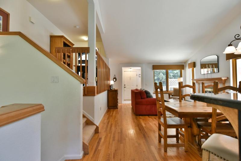 Park Forest Deer Trail Townhome: Hot Tub On Shuttle Route - image 30