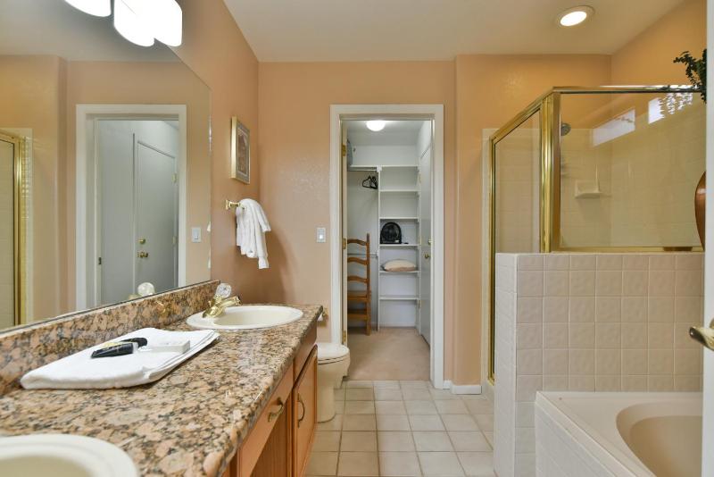 Park Forest Deer Trail Townhome: Hot Tub On Shuttle Route - image 38