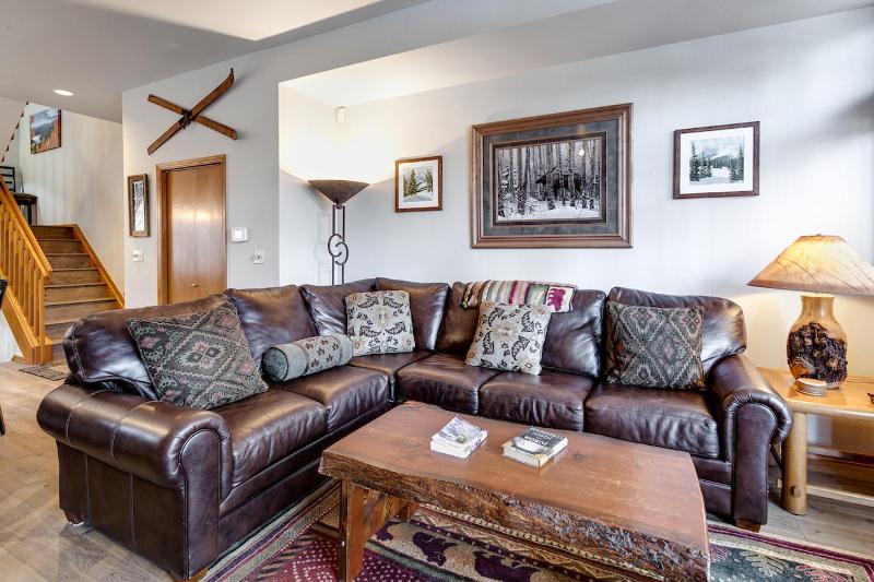 Village Point Getaway Townhome: Great Location w/ Private Hot Tub - image 14