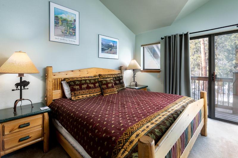 Village Point Getaway Townhome: Great Location w/ Private Hot Tub - image 13