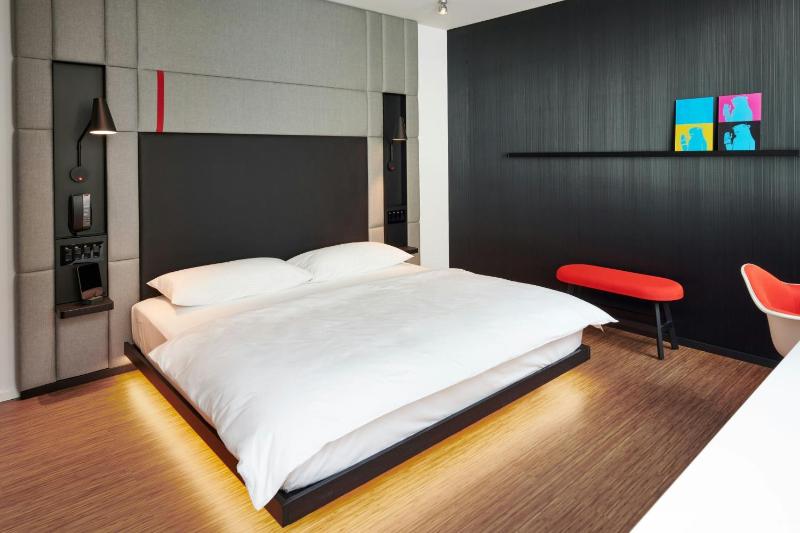 citizenM Chicago Downtown - image 5