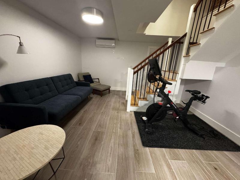 Modern Townhouse in Historic Harlem - image 13