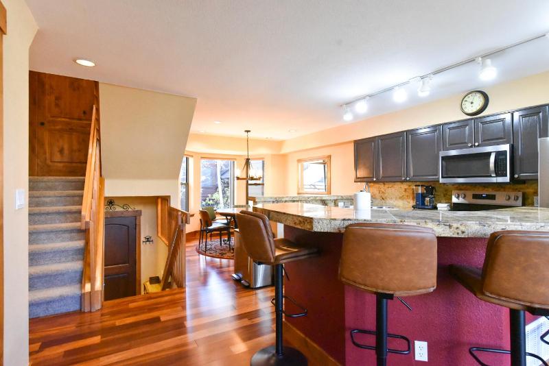 Village Point Alpine Townhome - Walk to Lifts/Town Close to Everything - image 6