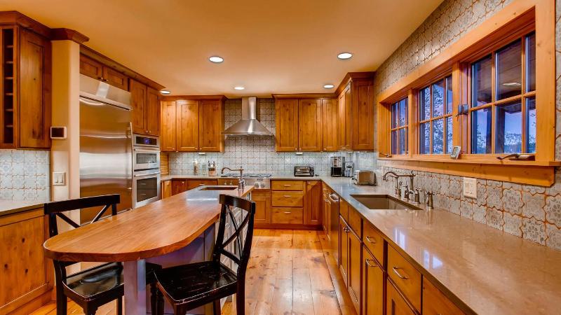 Mountain Lodge at Snowshoe: Beautiful Location Views - image 18