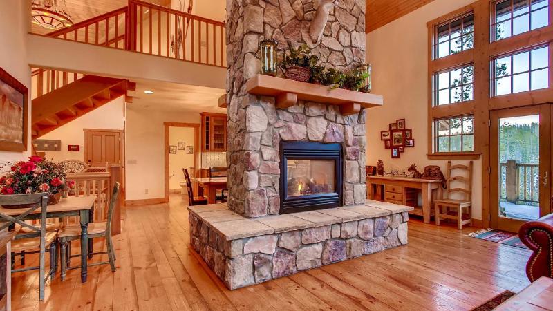 Mountain Lodge at Snowshoe: Beautiful Location Views - image 24