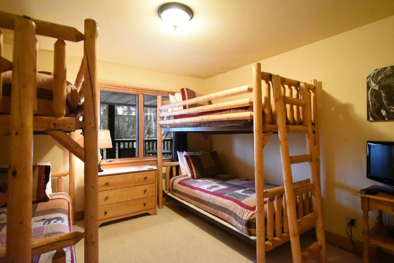 Mountain Lodge at Snowshoe: Beautiful Location Views - image 10