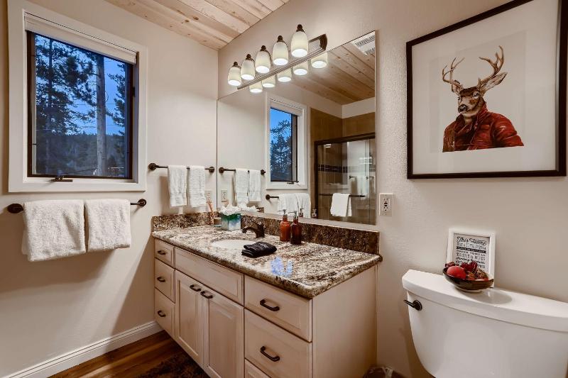 Ullr Haus: Luxurious Mountain Home w/ Hot Tub Views - image 29