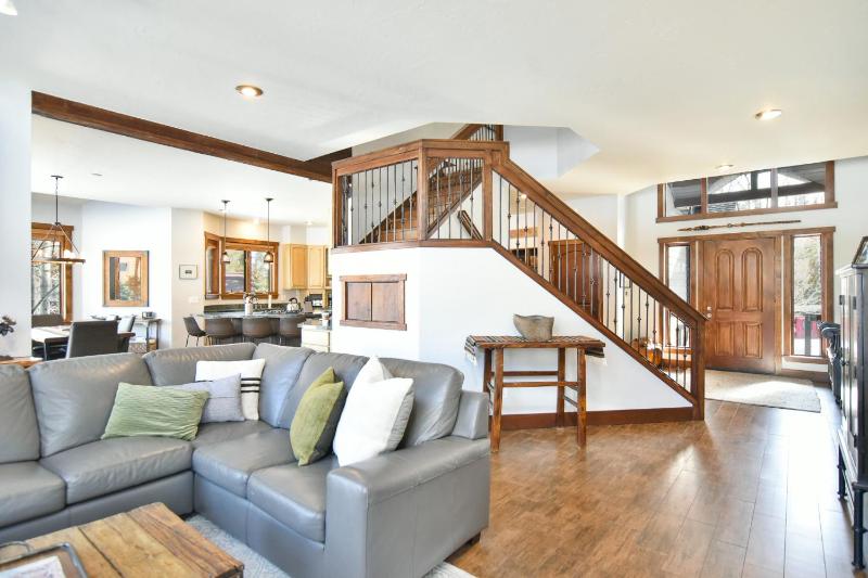 Shekel Haus – Luxury Mountain Retreat w/ Views Hot Tub - image 32