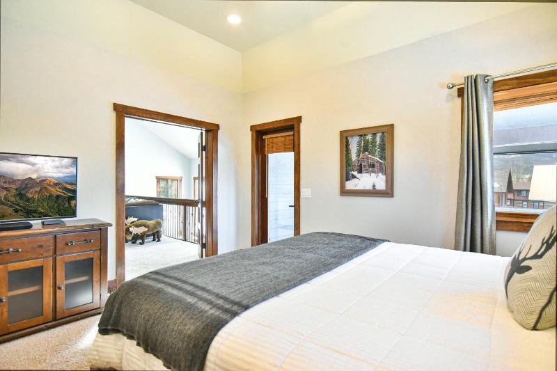 Shekel Haus – Luxury Mountain Retreat w/ Views Hot Tub - image 27