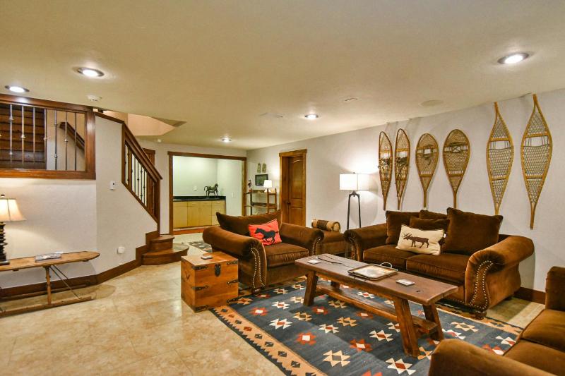 Shekel Haus – Luxury Mountain Retreat w/ Views Hot Tub - image 9