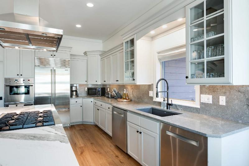 Dyer Trail Long Stay: Spacious Home w/ Mountain Views - image 37