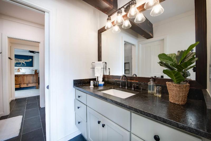 Dyer Trail Long Stay: Spacious Home w/ Mountain Views - image 32