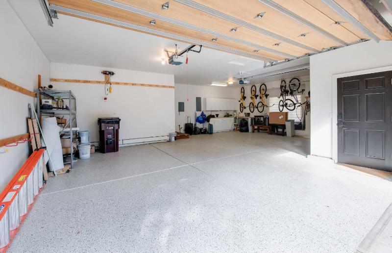 Dyer Trail Long Stay: Spacious Home w/ Mountain Views - image 18