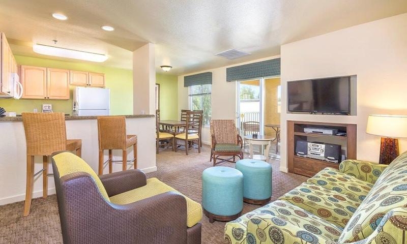 Wyndham Tropicana Resort- 2BR- Apartment with Resort Access - image 3