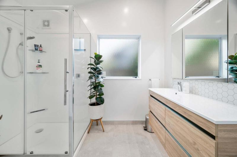 Urban Nook - Stylish Two Bedroom Hideaway - image 5