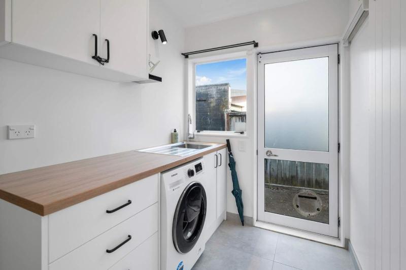 Urban Nook - Stylish Two Bedroom Hideaway - image 2