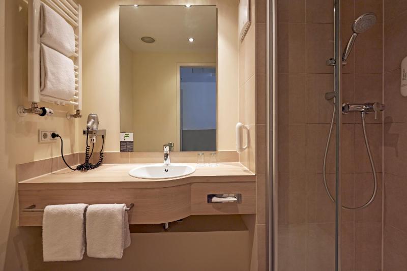 Superior Double Room image 3