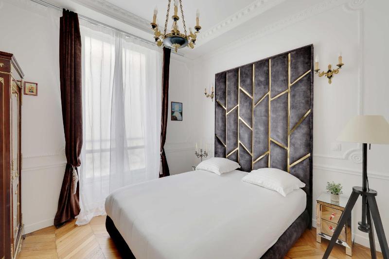 Luxury 2BDR 6P apartment - Arc de Triomphe - image 8