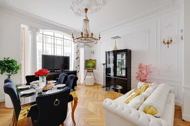 Luxury 2BDR 6P apartment - Arc de Triomphe - image 3