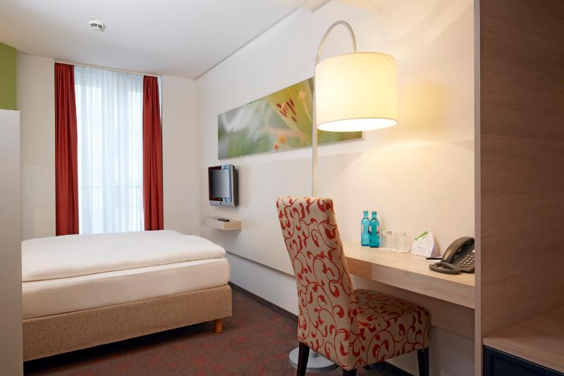 H+ Hotel Munchen - image 9