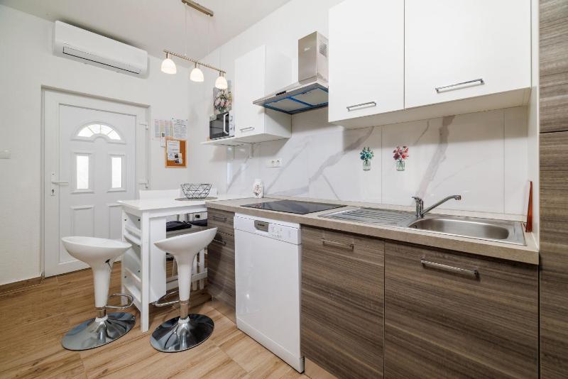 Apartments Pera - image 17