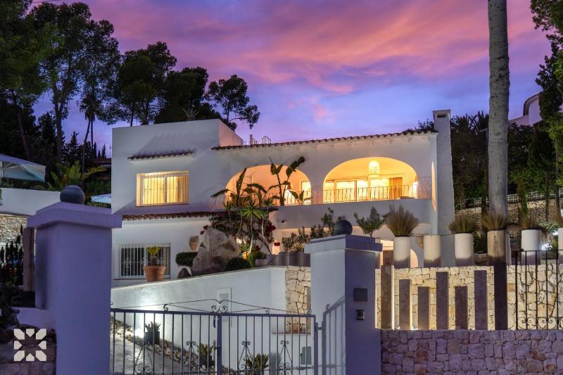 Villa Ona Mar by Abahana Villas - image 1