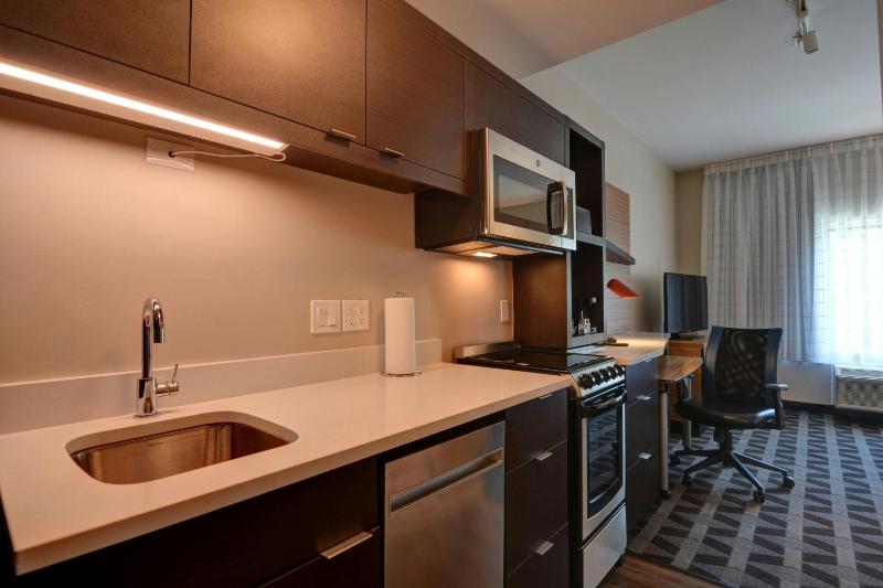 TownePlace Suites by Marriott Jacksonville East - image 4