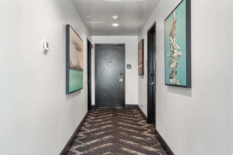 Luxuri Suites - image 33