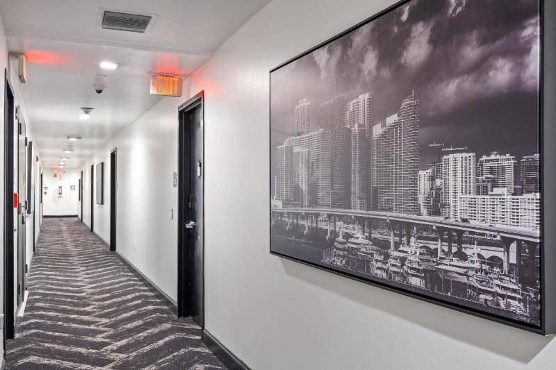 Luxuri Suites - image 3
