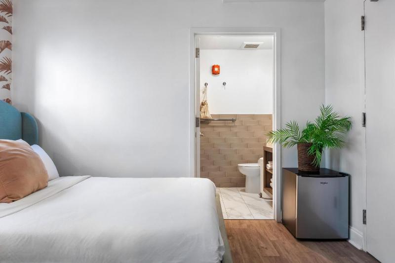 Luxuri Suites - image 13