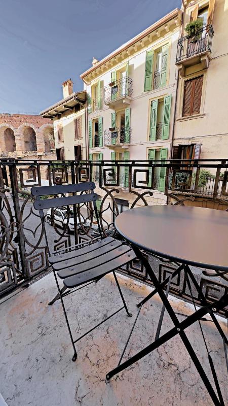 Truly Verona - image 4