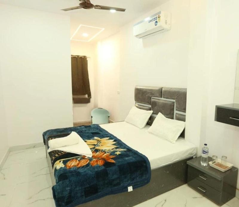 Aditya Home Stay - image 4